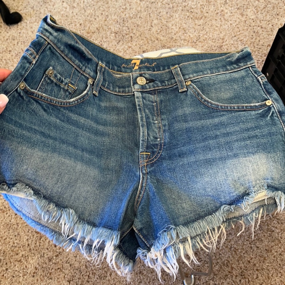 7 for all mankind Jean shorts. New. Sz 29 midrise